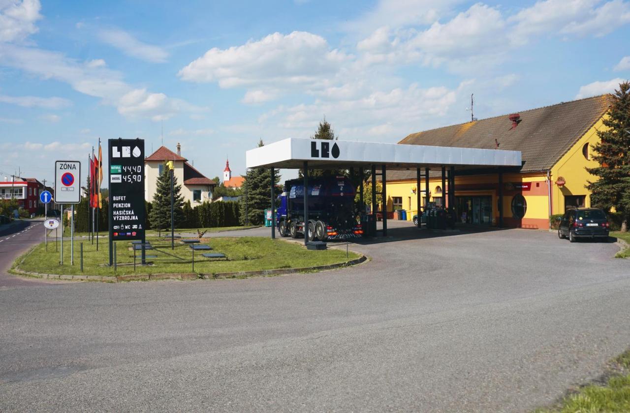 Leo - Penzion Jevišovice Extérieur photo